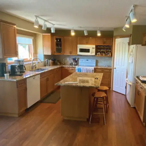 Monroe kitchen before renovation